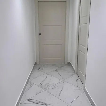 Raroom V-aparthotel